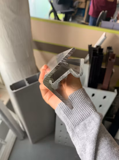 태양 전지 패널 프레임 알루미늄 압출 태양 에너지 에너지 실버 블랙 태양열 프레임 아노다이징 아노다이징 프레임